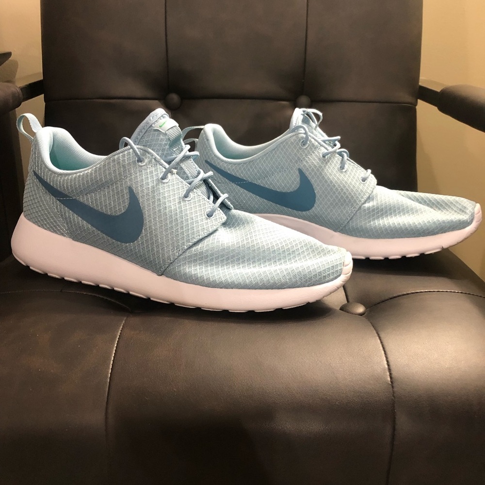 Men’s NIKE ROSHE ONE
